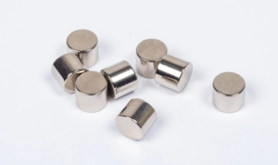 Customized Neodymium Cylinder Magnets Ni-Cu-Ni Coating ISO14001 Approved